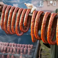 Jak przygotować kiełbasę do wędzenia - proste kroki, które musisz znać