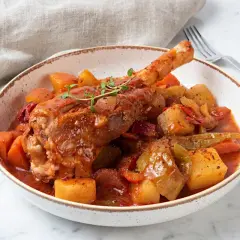 Jak upiec jagnięcinę, aby była soczysta i pełna smaku?