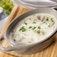 Ile kcal ma zupa pieczarkowa? Sprawdź, co wpływa na kalorie