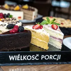 Ile kg tort na 10 osób? Odpowiedzi, które zaskoczą każdego