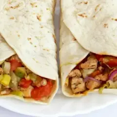 Ile kalorii ma tortilla z kurczakiem? Sprawdź, co może cię zaskoczyć!
