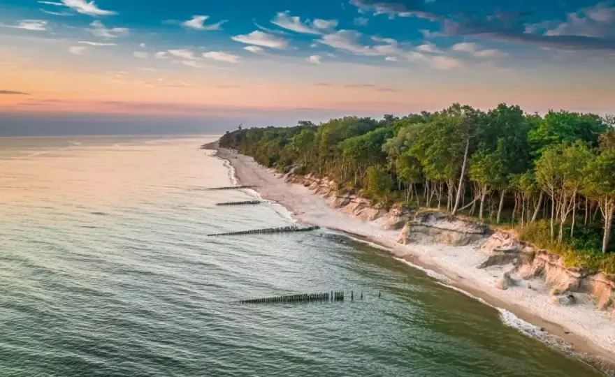 Ile kosztuje nocleg nad morzem? Sprawdź ceny i uniknij przepłacania